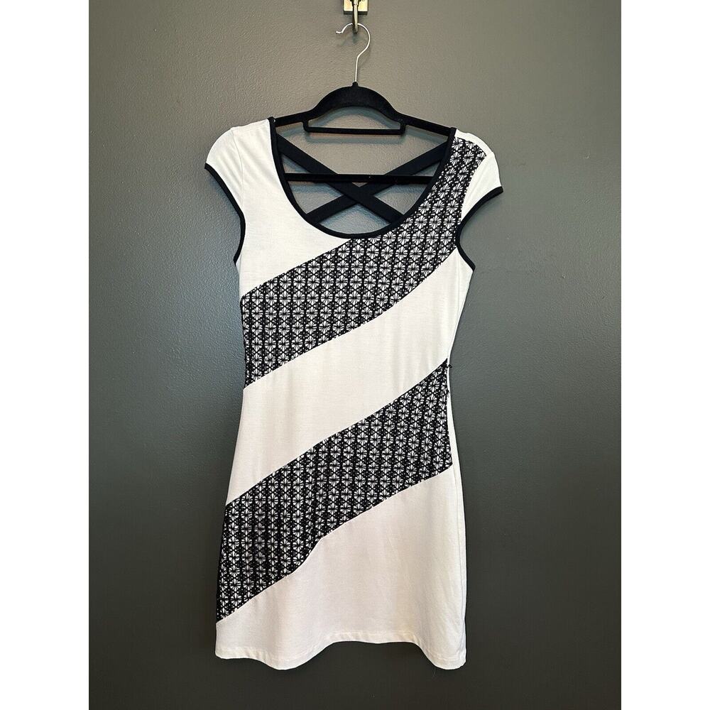 Charlotte Russe Women Dress Black Beige Sleeve Less Knee Length Dress Size S